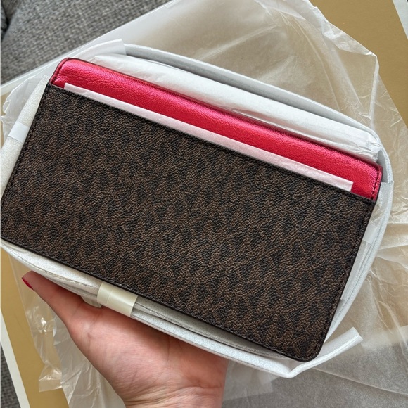 Michael Kors Jet Set Travel Crimson Logo Clutch Crossbody – Brand New with tag - Picture 15 of 16